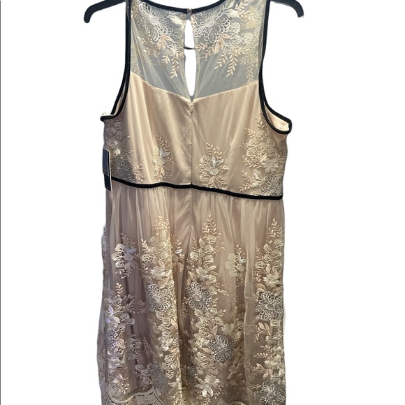 Julia Jordan Formal dress - Picture 10 of 17